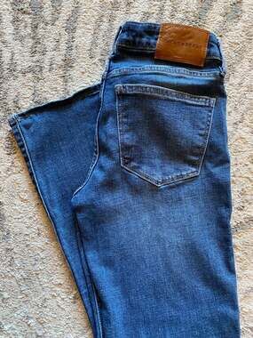 Lucky Brand Lolita Boot Cut Jeans Size 6/28 A Blue Denim Stretch Flare Jeans